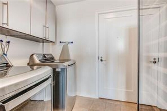 Building Photo - Furnished Luxury Buckhead Condo - Walk to EVERYTHING