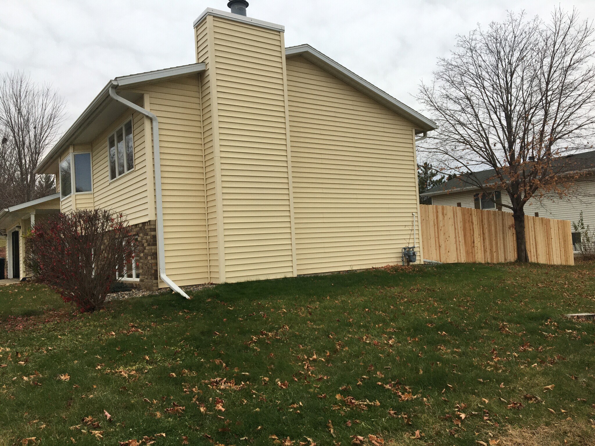 Building Photo - 3991 Whiting Ln NE