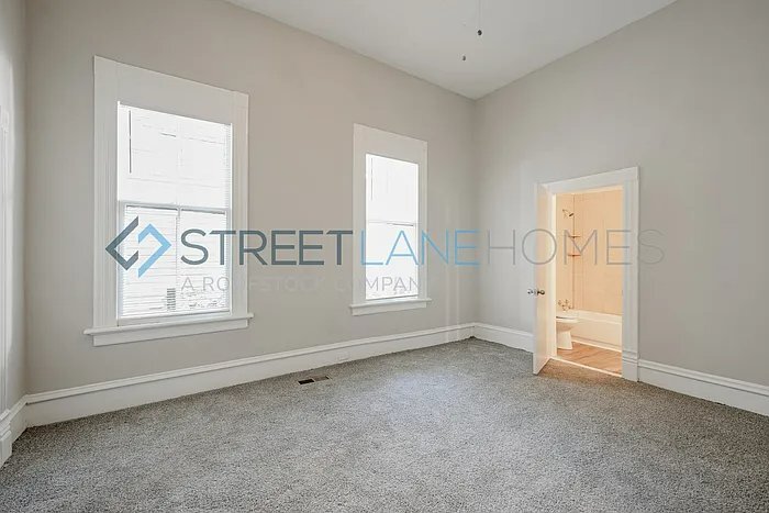 Building Photo - 1029 30th St
