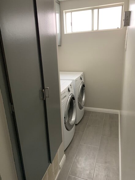 Laundry room - 813 15th St