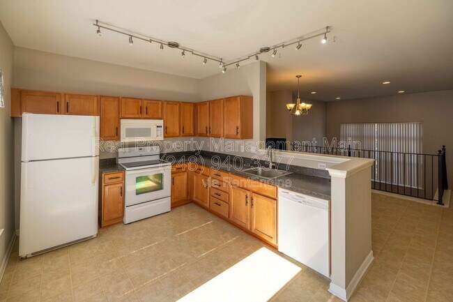 Building Photo - 264 E Palmer St