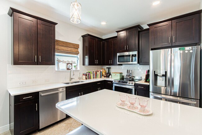 Building Photo - Seasonal or Annual Luxury Home With Pool in Reflection Lakes - AVAIL APRIL-FORWARD