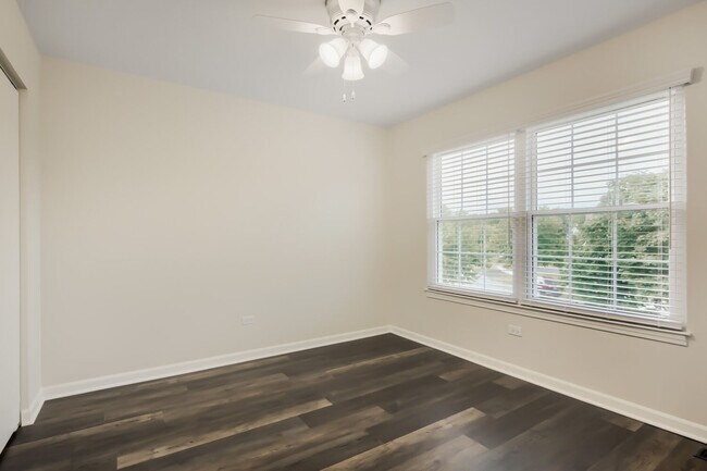 Building Photo - 26438 W Deer Path