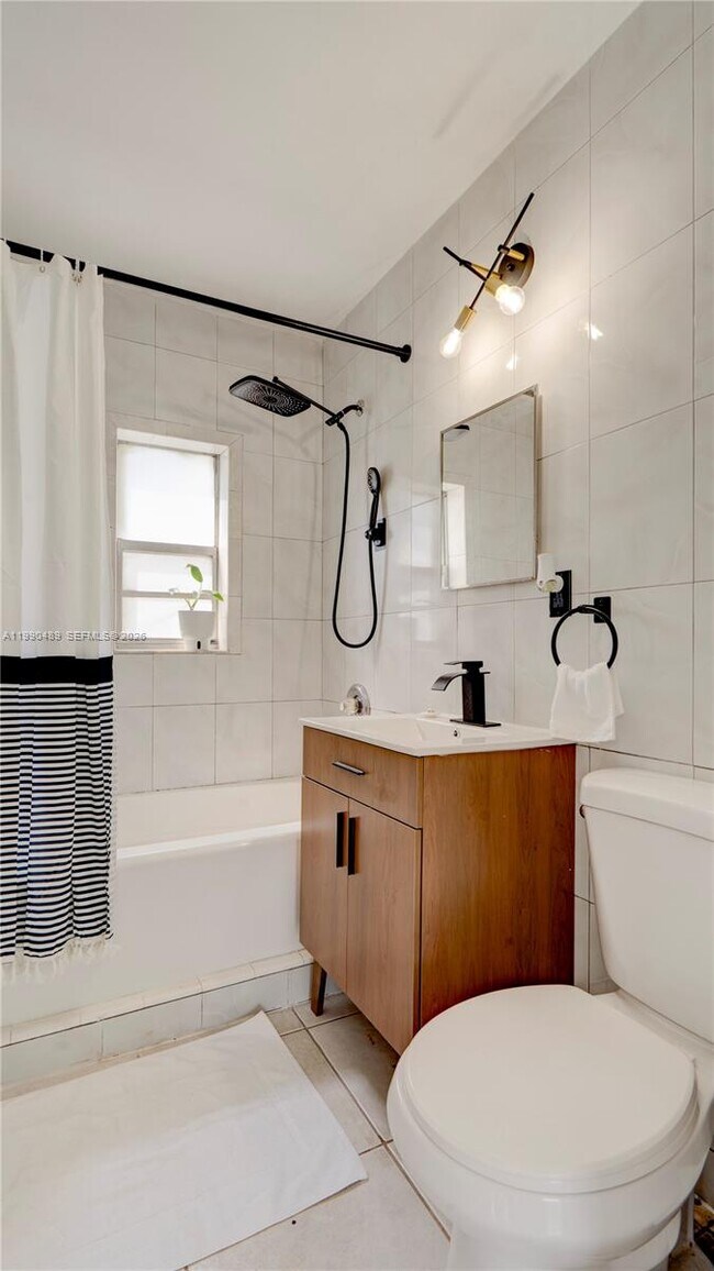 Building Photo - 1036 NW 75th St