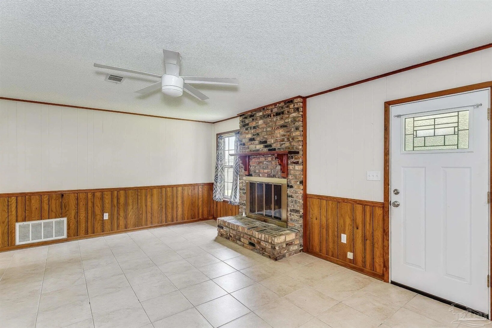 Family Room - 9509 Barranger Dr