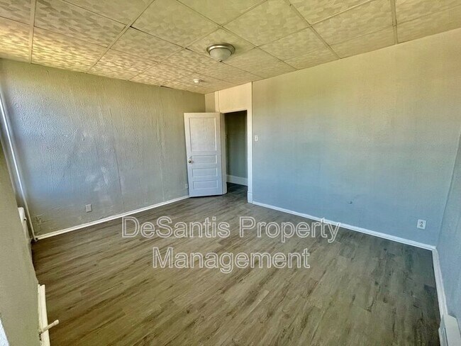 Building Photo - 810 Amity St