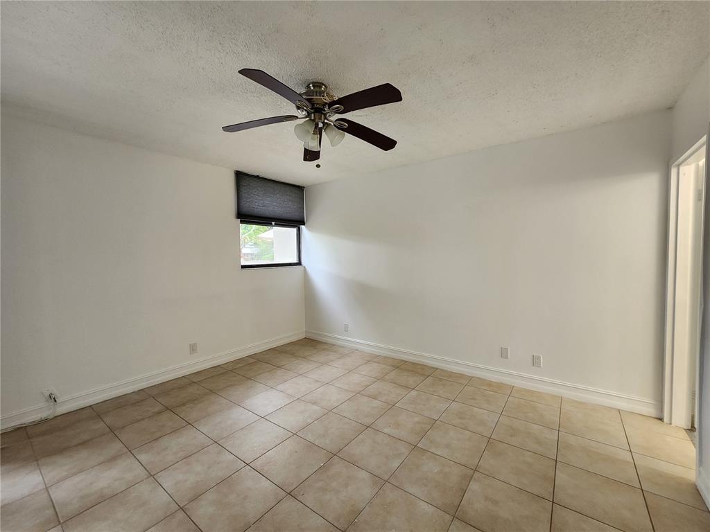 Building Photo - 8441 Forest Hills Dr