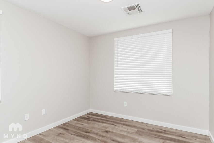 Building Photo - 2520 Olay St