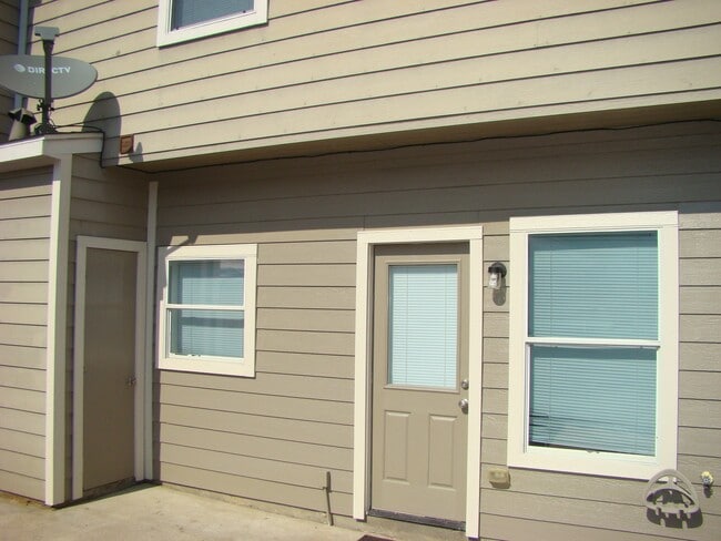 Building Photo - 23855 Pebworth Pl