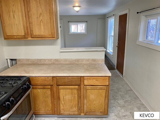 Building Photo - 821 W Myrtle St