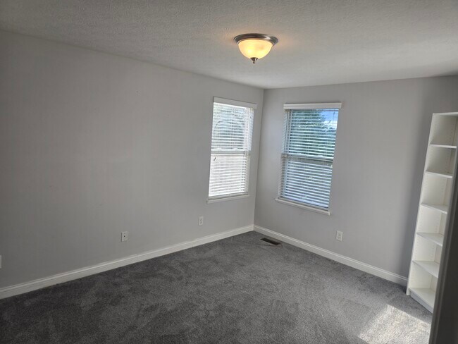 Building Photo - 3296 Wind Dr