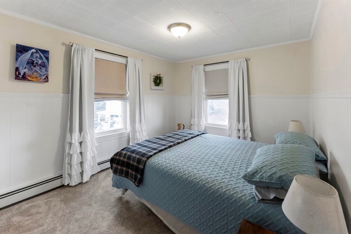 Building Photo - 8 Peck Ave