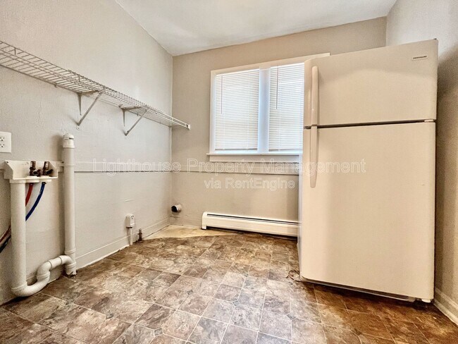 Building Photo - 429 Carrier St NE