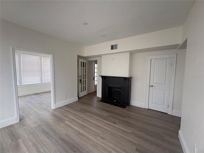 Building Photo - 729 E Palmetto St