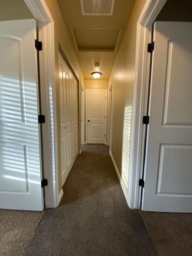 Building Photo - 3 Bedroom, 2.5 Bathroom Twin Home in Gemini Meadows