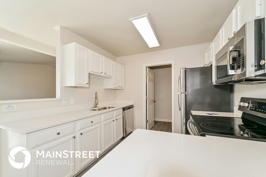 Building Photo - 10520 Lone Star Way