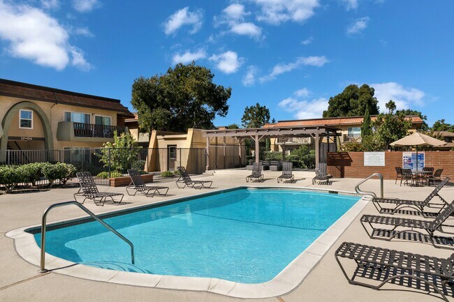 Building Photo - Los Arbolitos Oxnard Apartments