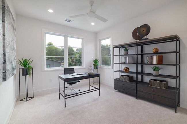 Building Photo - 1703 Piedmont Ave