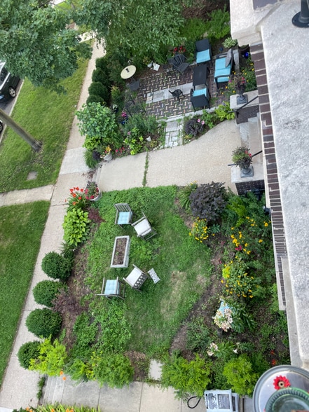 Building Photo - 1126 W Morse Ave