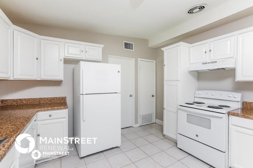 Building Photo - 6136 Bolling Dr