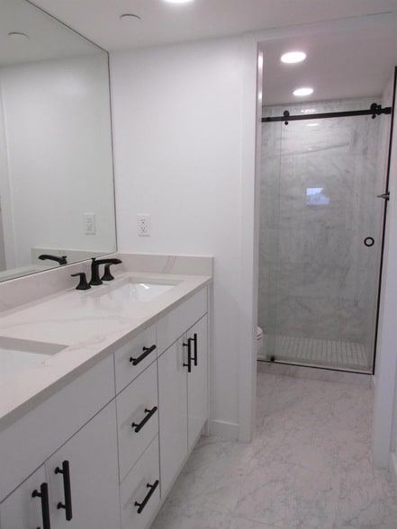 Building Photo - 859 Jeffery St