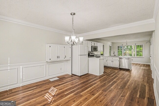 Building Photo - 1527 Ridgewood Dr SW