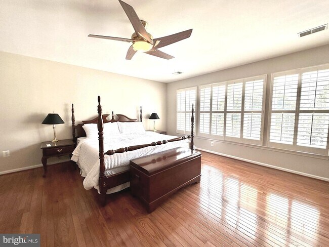 Building Photo - 307 Creek Valley Ln