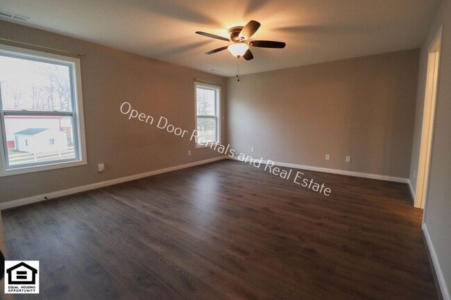 Building Photo - $500 off first months rent! 4 bedroom now ...