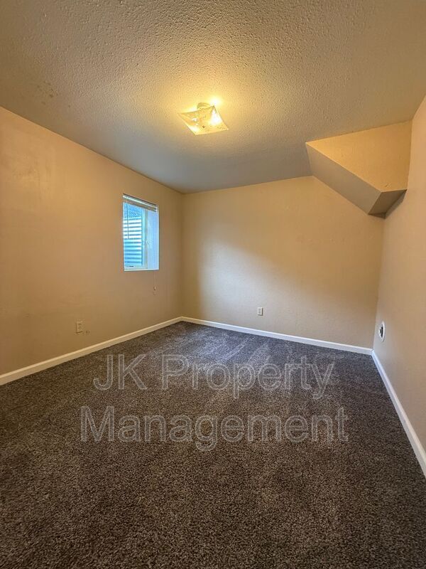 Building Photo - 3108 9th Ave N