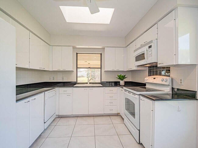 Building Photo - 13312 Touchstone Pl