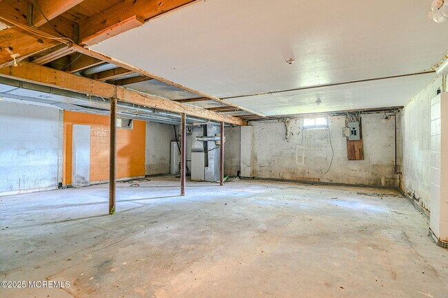 Building Photo - 16 Spicy Pond Rd