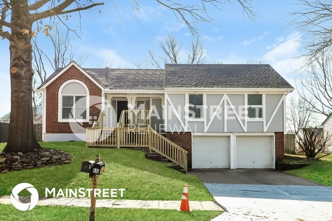 Building Photo - 821 E Northview St