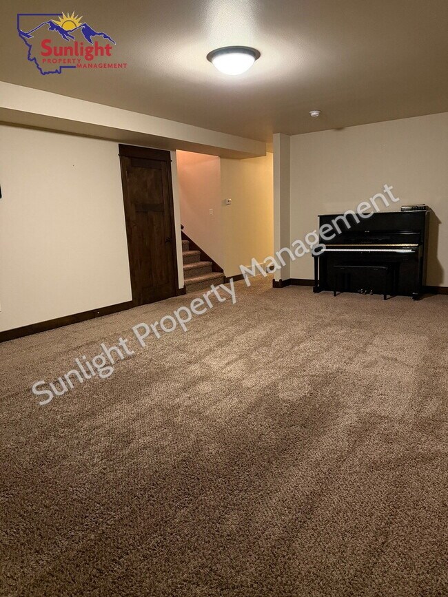 Building Photo - Spacious Country Home with 5 Bedrooms, Movie Room & Stunning Open-Land Views