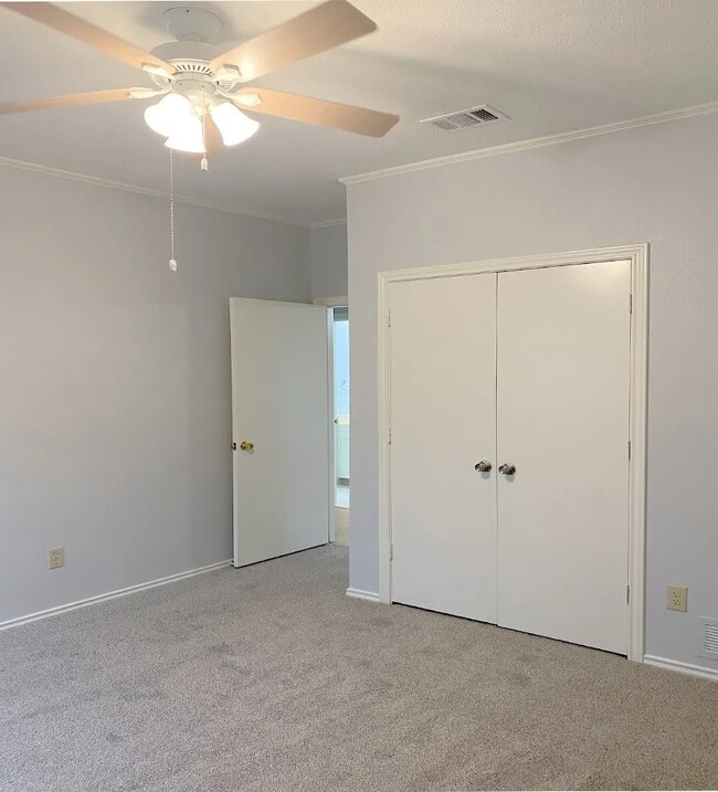 Building Photo - 3907A Irvine Dr
