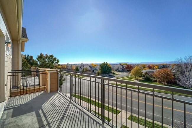 Building Photo - Spacious Multi-Level 3BR Home with Dual Balconies, Loft & 2-Car Garage in Henderson