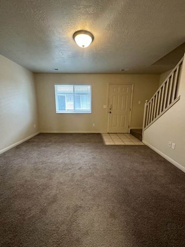 Building Photo - **Rent Special $150 off first month rent**...