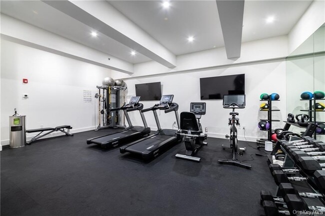 Building Photo - 110 Chatsworth Ave