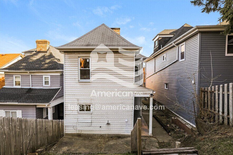 Building Photo - 13 Maytide St