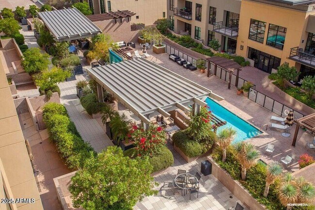Building Photo - 15215 N Kierland Blvd