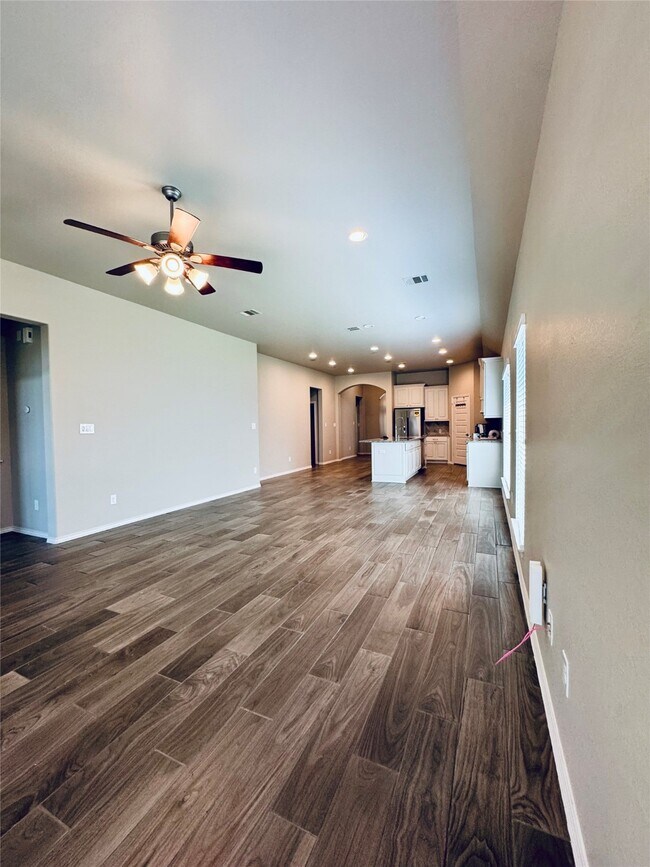 Building Photo - 217 N Carson Cub Ct