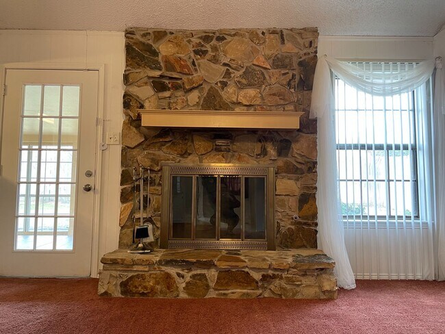 Building Photo - 3/2/2 Grapevine-Colleyville ISD