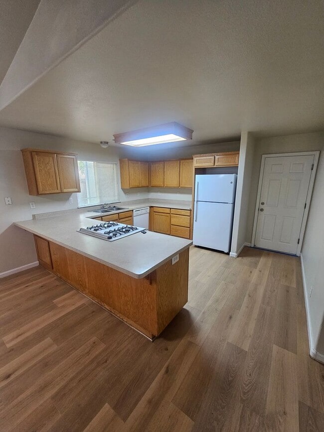 Building Photo - Spacious 3-Bed, 2-Bath Duplex with Private...