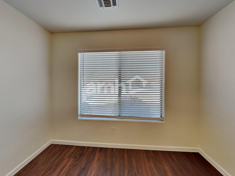 Building Photo - 10706 S Distillery Canyon Spring Dr