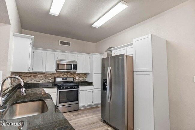 Building Photo - 12391 Paseo Nuevo Dr