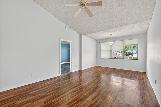 Building Photo - 6101 SE Landing Way