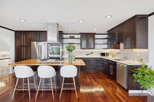 Building Photo - Seaview Hills Condo in Midtown Ventura