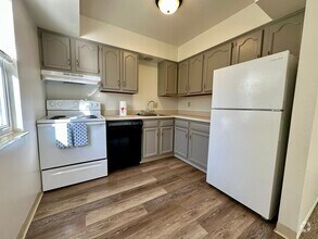 Building Photo - North Hills 3 Bedroom Townhome! In-Unit Wa...