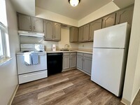 Building Photo - North Hills 3 Bedroom Townhome! In-Unit Wa...