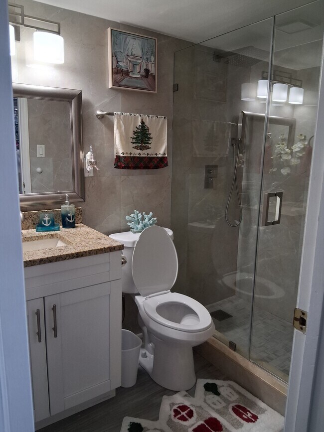 Building Photo - 2390 Ocean Shore Blvd