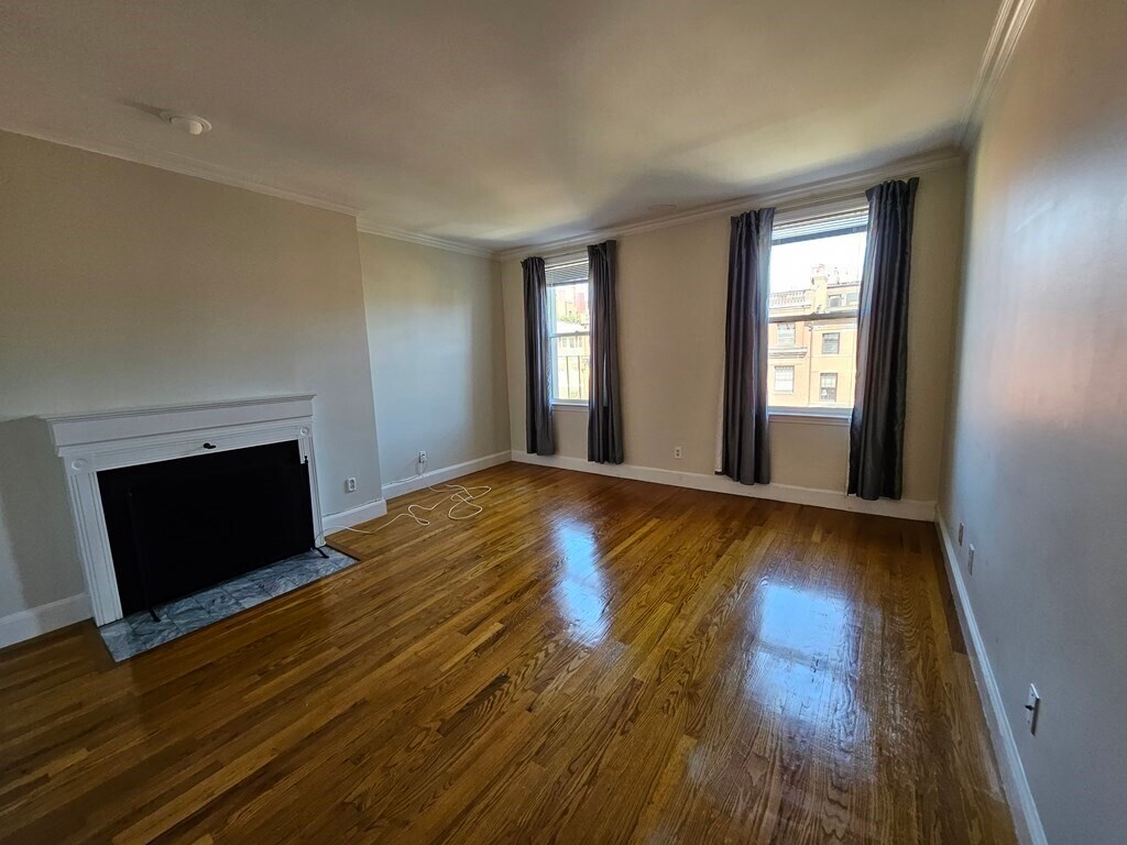 Building Photo - 182 Marlborough St